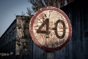 手の甲のくすみを改善するための効果的な方法は？