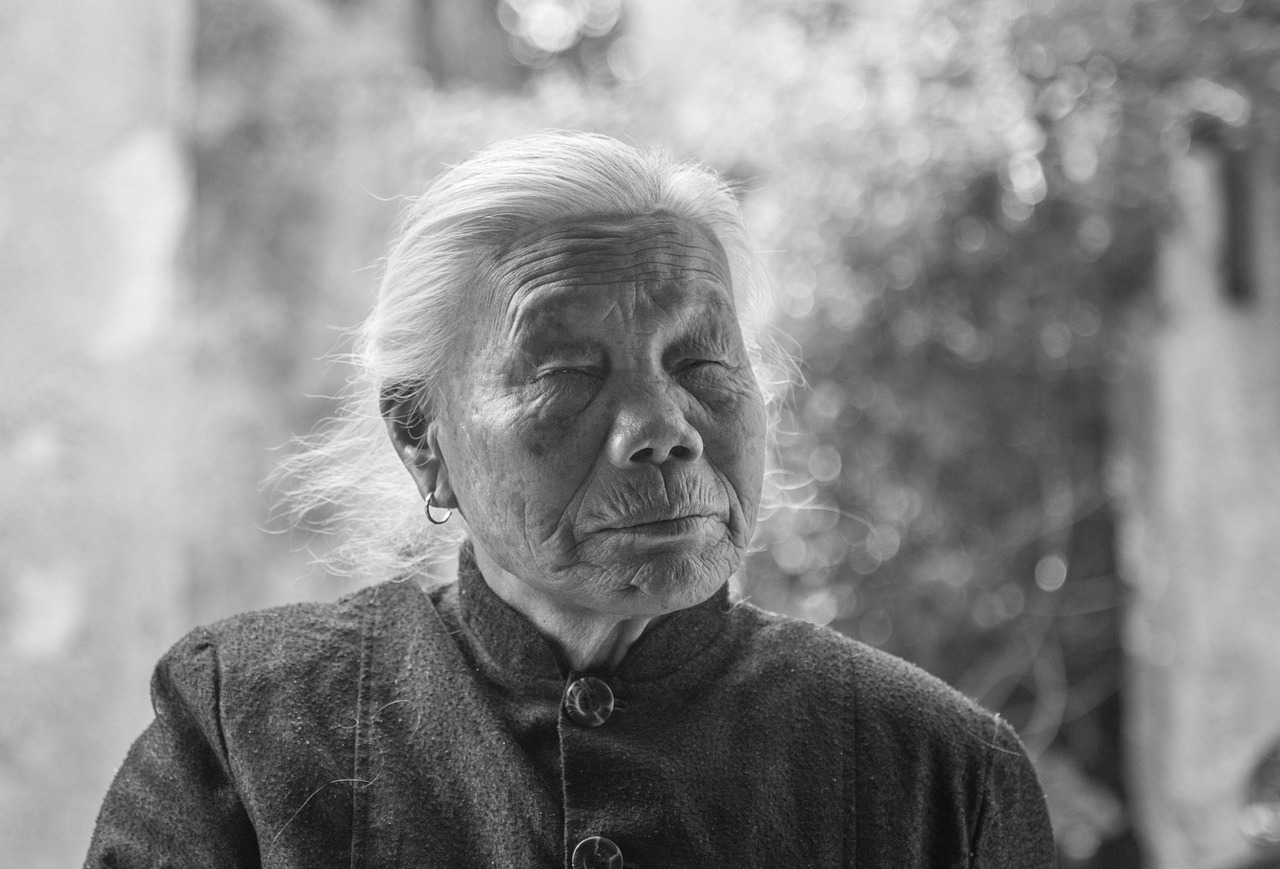 手の甲のシワ対策にはどんな方法がある？