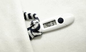 首の色素沈着を改善する方法は？